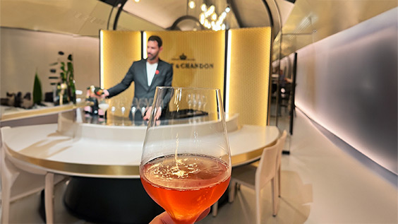 Verkostung edlen Weines bei Moët & Chandon