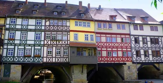 Alte Fachwerkhäuser während einer Radreise mit der Landpartie
