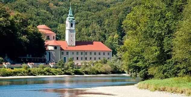 Kloster Weltenburg, gegründet um das Jahr 600, auf einer Landpartie Radreise