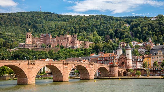 Alte Brücke Heidelberg über den Neckar-Fluss