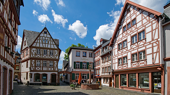 Altstadt von Mainz mit Fachwerk während einer Landpartie-Radreise in Deutschland
