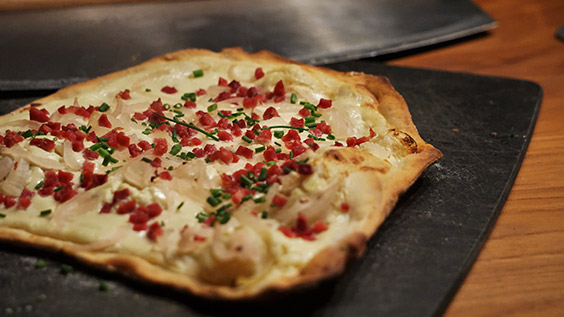 Flammkuchen als Mittagsgericht während der Radreise