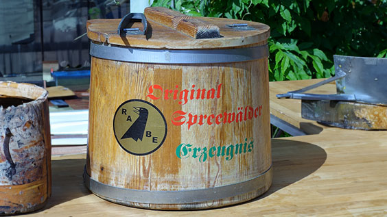 Ein traditionelles Gurkenfass aus Holz