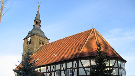 Radpause an der Dorfkirche in Schlepzig